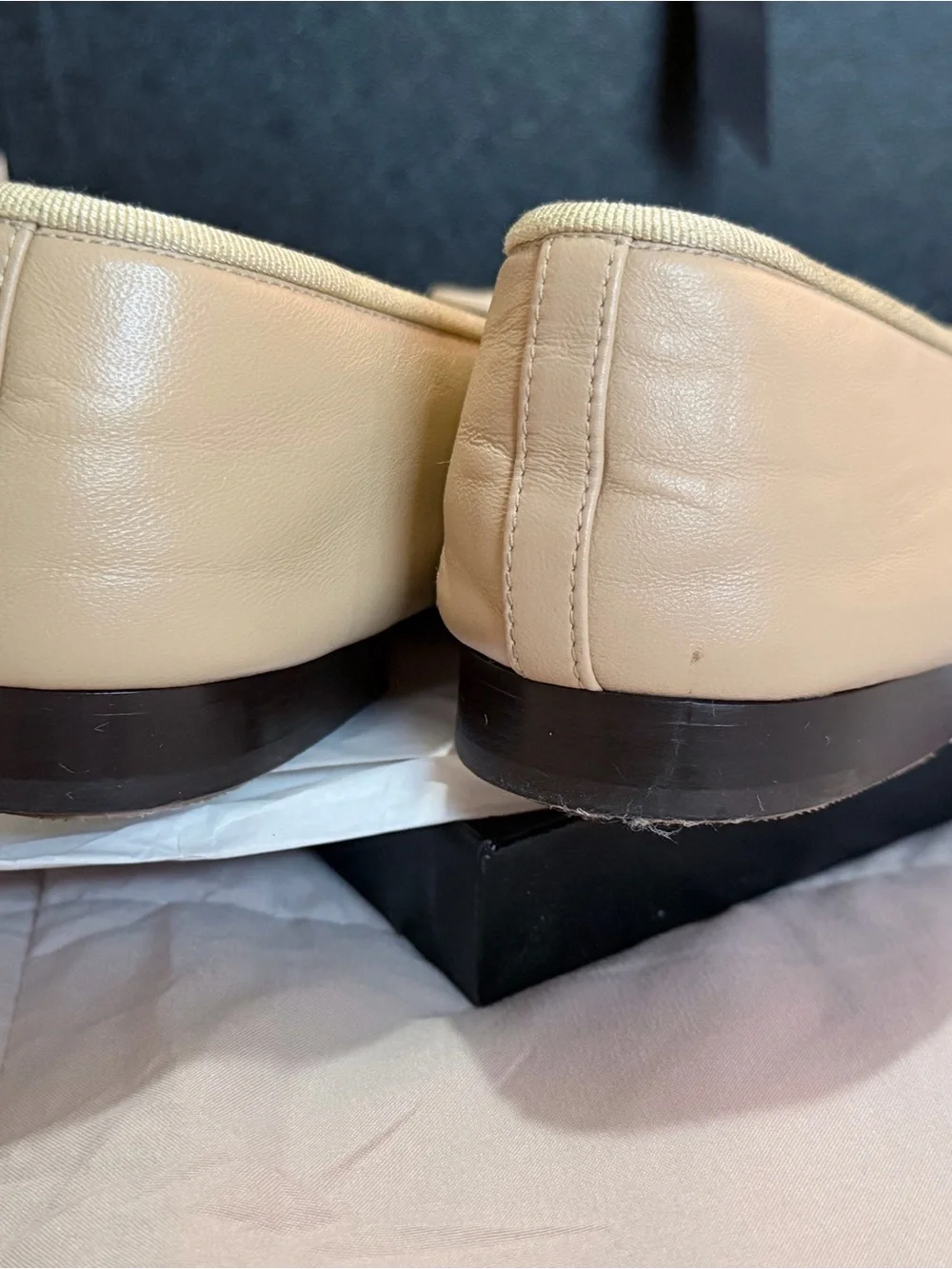 CHANEL Two-Tone Beige and Black Leather Cap-Toe Ballet Flats - Picture 4 of 5